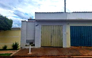 Casa Padrão com 1 Vaga de Garagem em Jardimópolis