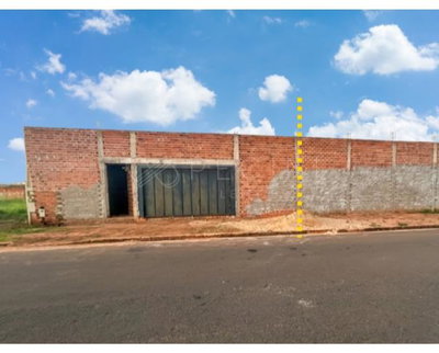 Terreno com casa de 115 m² em construção e