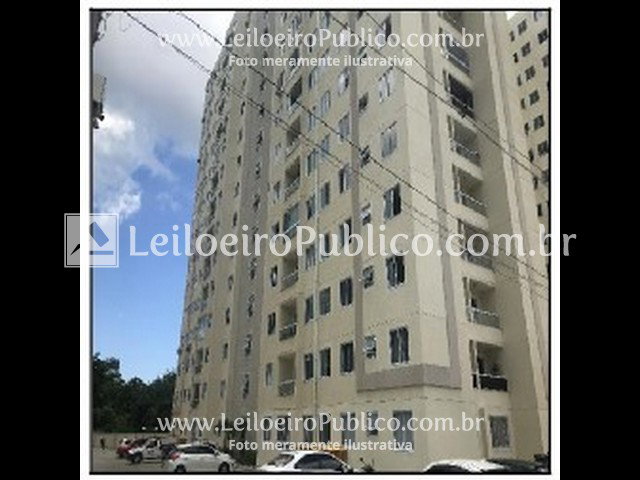 Apartamento com 2 Quartos e Varanda em Salvador