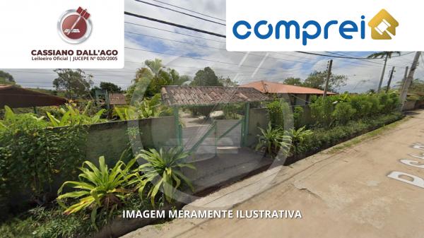 Terreno com casa e 4 chalés, 6 quartos, 5 banheiros, área 1551m²