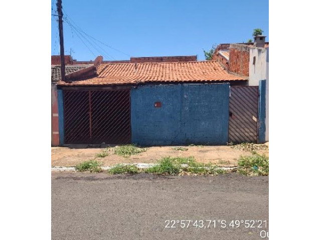 Casa com 30,69m² e terreno de 150m² em Ourinhos/SP