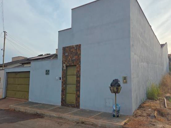 Casa em Pires do Rio com 70m² de área construída