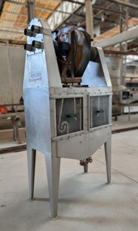 Cabine Servitech para aplicação Spray-Dryer - Equipamento industrial de alta precisão