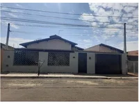 Casa Ocupada no Jardim América com 300m² de Terreno
