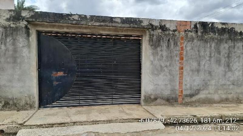 Casa 2 quartos, 1 banheiro, 1 vaga, 64,86m² construída