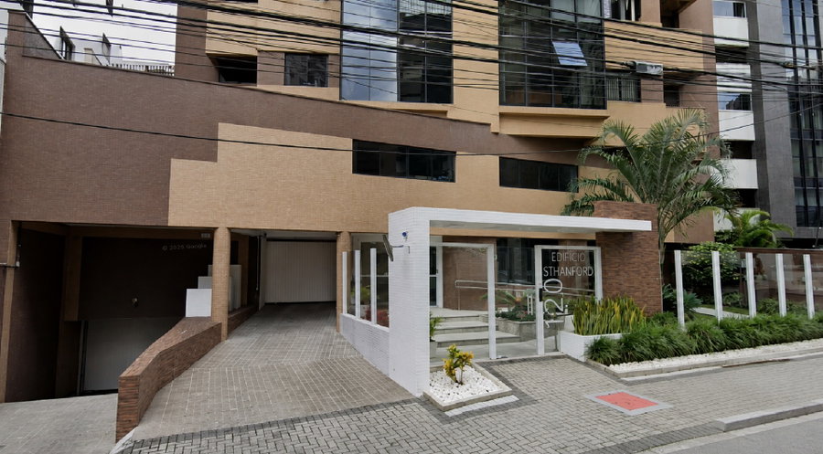 Apartamento 102 no Edifício Sthanford em Curitiba/PR - 3 dormitórios, 3 suítes e 2 vagas de garagem