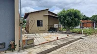 Casa com 300m² de área privativa, 1 cozinha e 1 varanda