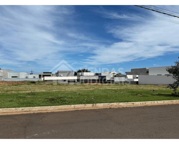 Terreno em Loteamento Residencial com 250 m²