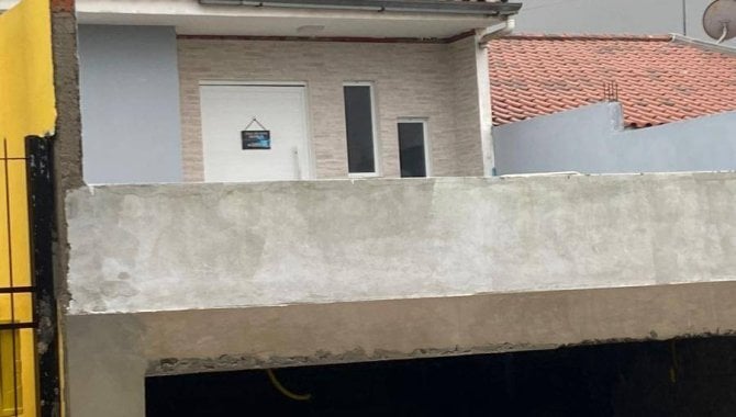 Casa padrão 3 quartos 2 banheiros 1 vaga, 72m² construída, ocupada