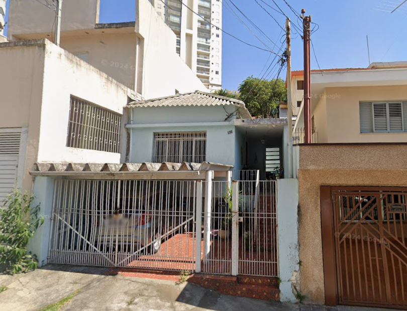 Casa com 216m² de terreno em bairro nobre
