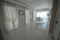 Luxuoso Apartamento Vista Mar com 3 Suítes e 2 Vagas