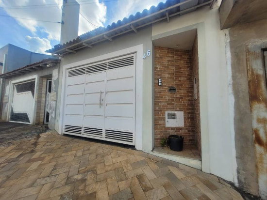 Casa com 1 vaga de garagem, 125m² de terreno, desocupada