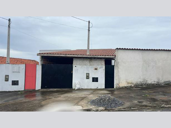 Casa Ocupada em Lorena com 1 Vaga de Garagem