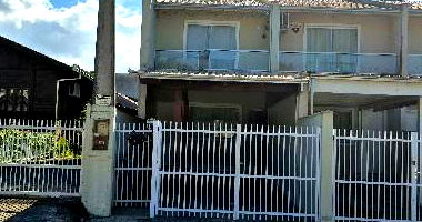 Casa com 2 quartos, 2 banheiros e 1 vaga em Joinville