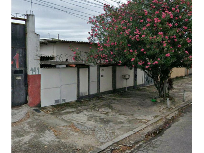 Casa em leilão com 2 quartos e 1 banheiro