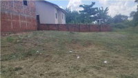Terreno urbano de 225m² no Centro de Mariluz