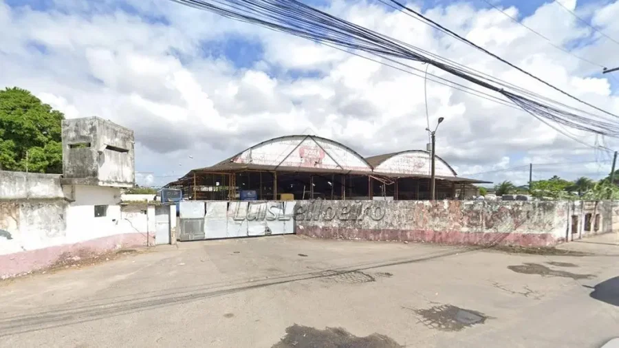 Imóvel Comercial com 733m² em Ibura
