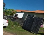 Casa com 69,3m² construída em terreno de 600m², imóvel