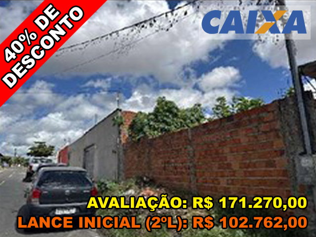 Casa com 2 quartos, 51,9 m² privativos, varanda e terreno 216 m²