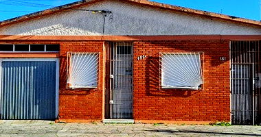 Casa com 199,83m² e terreno de 300m² em Pelotas/RS