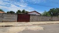 Casa padrão 4 quartos, 2 banheiros, 138m², ocupada