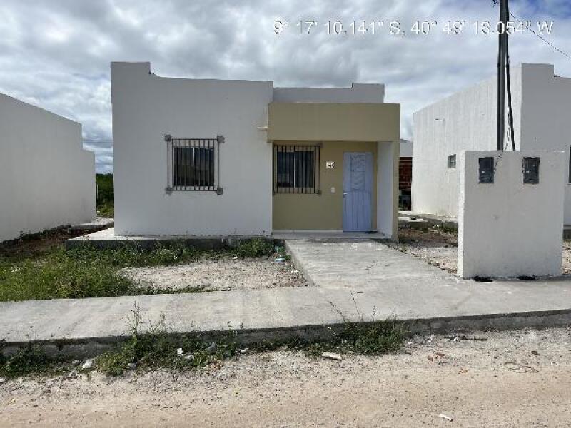 Casa com 2 Quartos e 1 Vaga em Casa Nova/BA