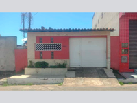 Casa em Pinheiro com 68m² de área construída