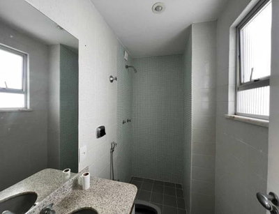 Cobertura de 377m² com 5 vagas, desocupada no Recreio dos Bandeirantes