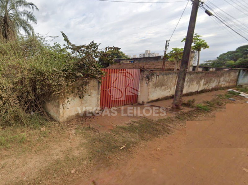 Chácara em Ribeirão Preto com 2410 m² e 100% penhorado