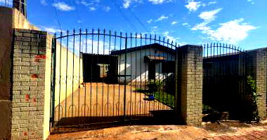 Casa Ocupada com 112m² Construída em Londrina/PR