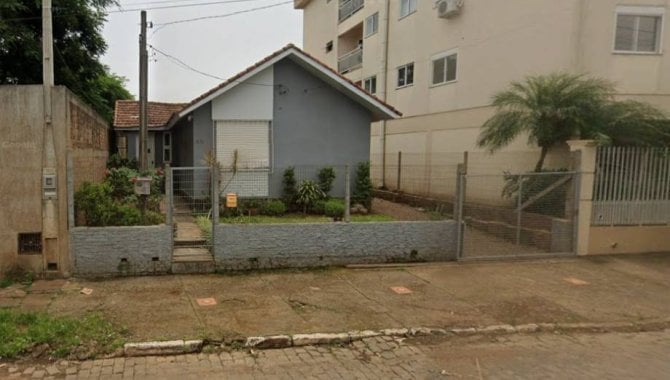 Casa com 2 quartos, 75 m², ocupada, ideal para investimento