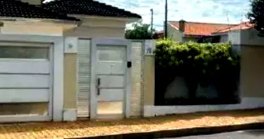 Casa ampla com 420,54m² construída e terreno de 1.150m², imóvel ocupado