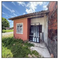 Casa 2 quartos, 1 banheiro, 1 vaga, 50m² construída, desocupada