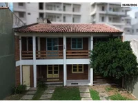 Residencial com 2 casas e 223,27m² construídos