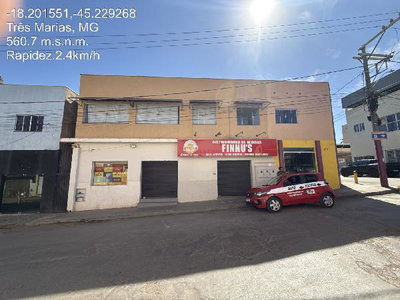 Apartamento 4 Quartos, 2 Banheiros e 205,61 m²