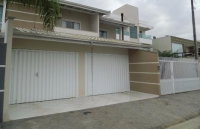 Terreno urbano 300m² com casa 243m² em Camboriú - SC