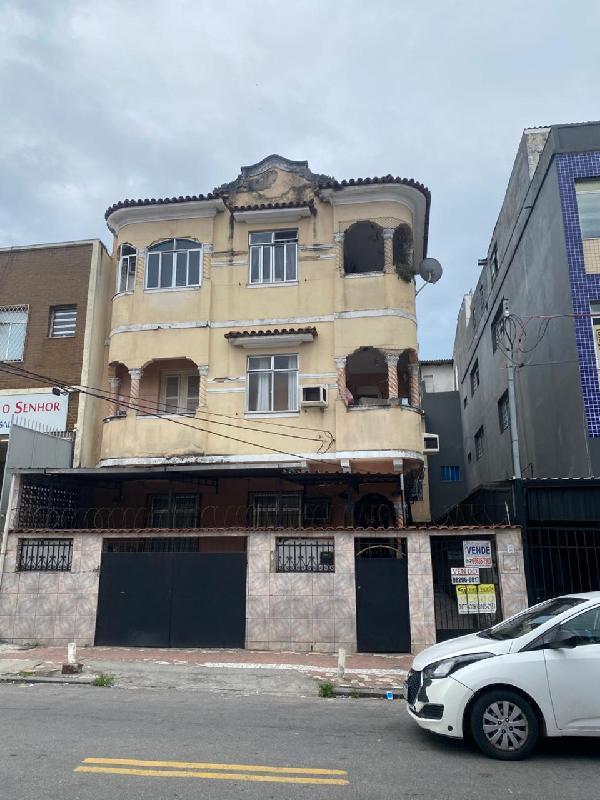Apartamento com 2 quartos e 64m²