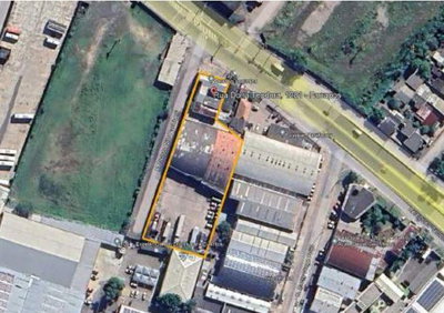 Galpão comercial com 2.150m² construídos e terreno de 3.770m²