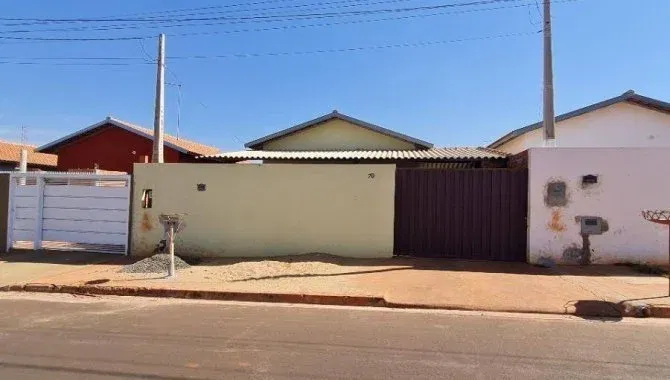 Casa 48 m² com 2 quartos e 1 banheiro no Jardim Califórnia