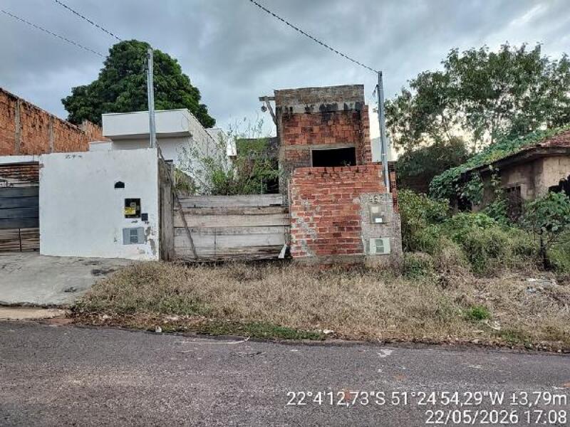 Terreno em Parque dos Pinheiros com 126m²