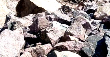 Material pétreo pedra detonada - 14.293m³ disponível