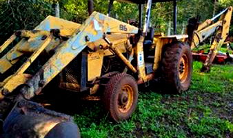 Trator Retroescavadeira Massey 86 em Santa Rosa/RS