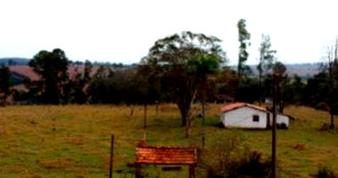 Imóvel Rural 54.717 m² com Duas Casas Térreas em Sarapuí - SP