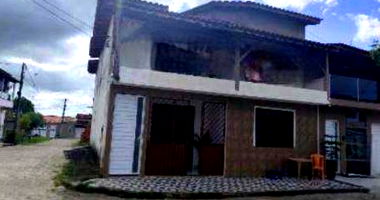 Casa Ocupada com 118m² de Área Construída em Conceição do Almeida/BA