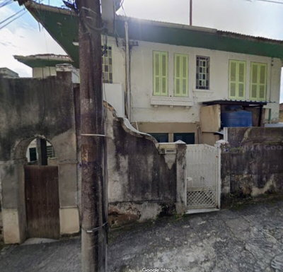 Imóvel residencial com terreno de 209 m²