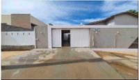 Casa com 2 quartos e 2 banheiros, 175,67 m², ocupada