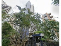Apartamento 51 no Edifício Beverly Hills com 3 vagas de garagem