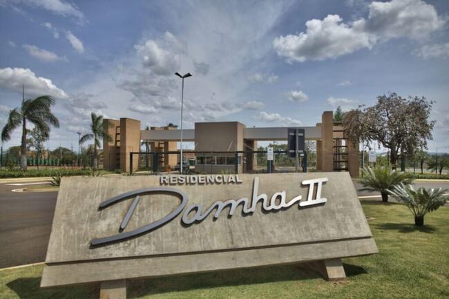 Terreno residencial com 411m² em loteamento Damha II