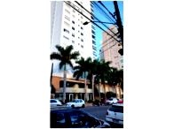 Apartamento Triplex Luxuoso com 4 Suítes e Piscina