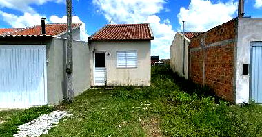 Casa 2 quartos com área construída de 44,64 m² e terreno de 181,25 m²